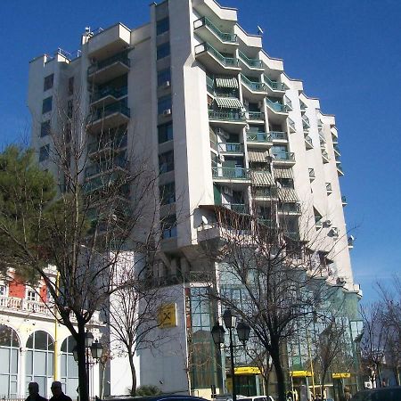 Sun Tower-Center Of Tirana Apartment Екстериор снимка