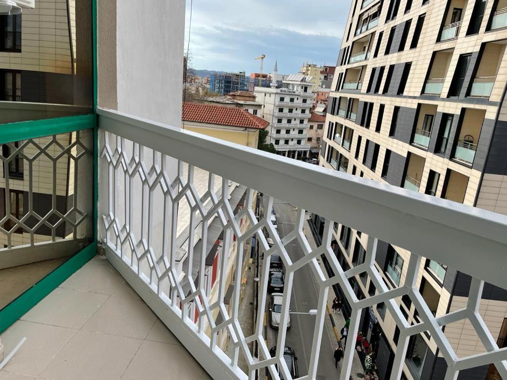 Sun Tower-Center Of Tirana Apartment Екстериор снимка